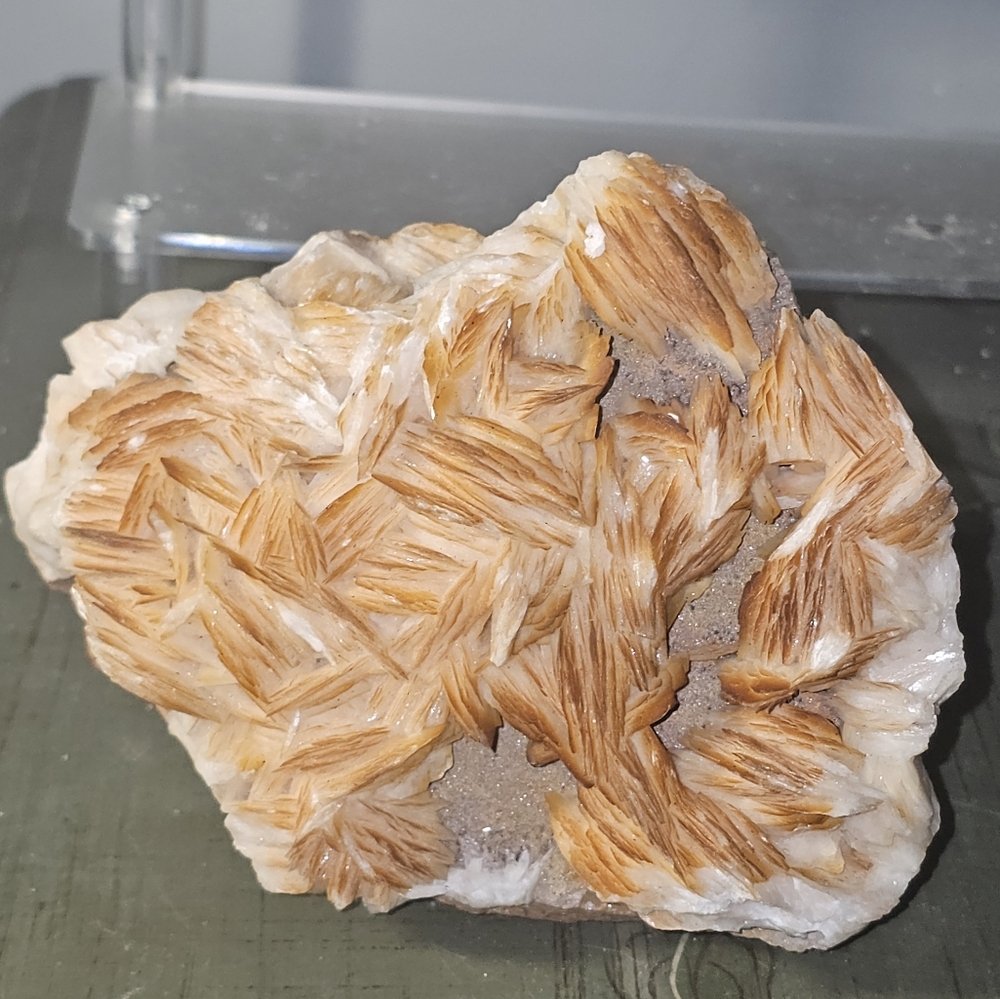 Orange barite - Picture 2 of 11